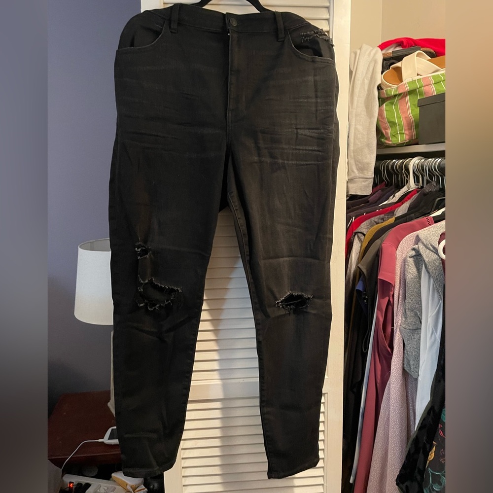 American eagle ripped black skinny jeans stretch. Never worn